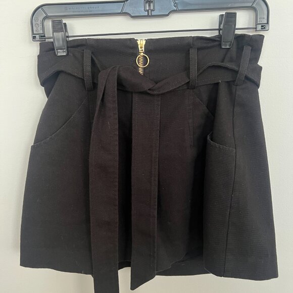 INTERMIX Shorts (NWT) Size 2 - Picture 3 of 7